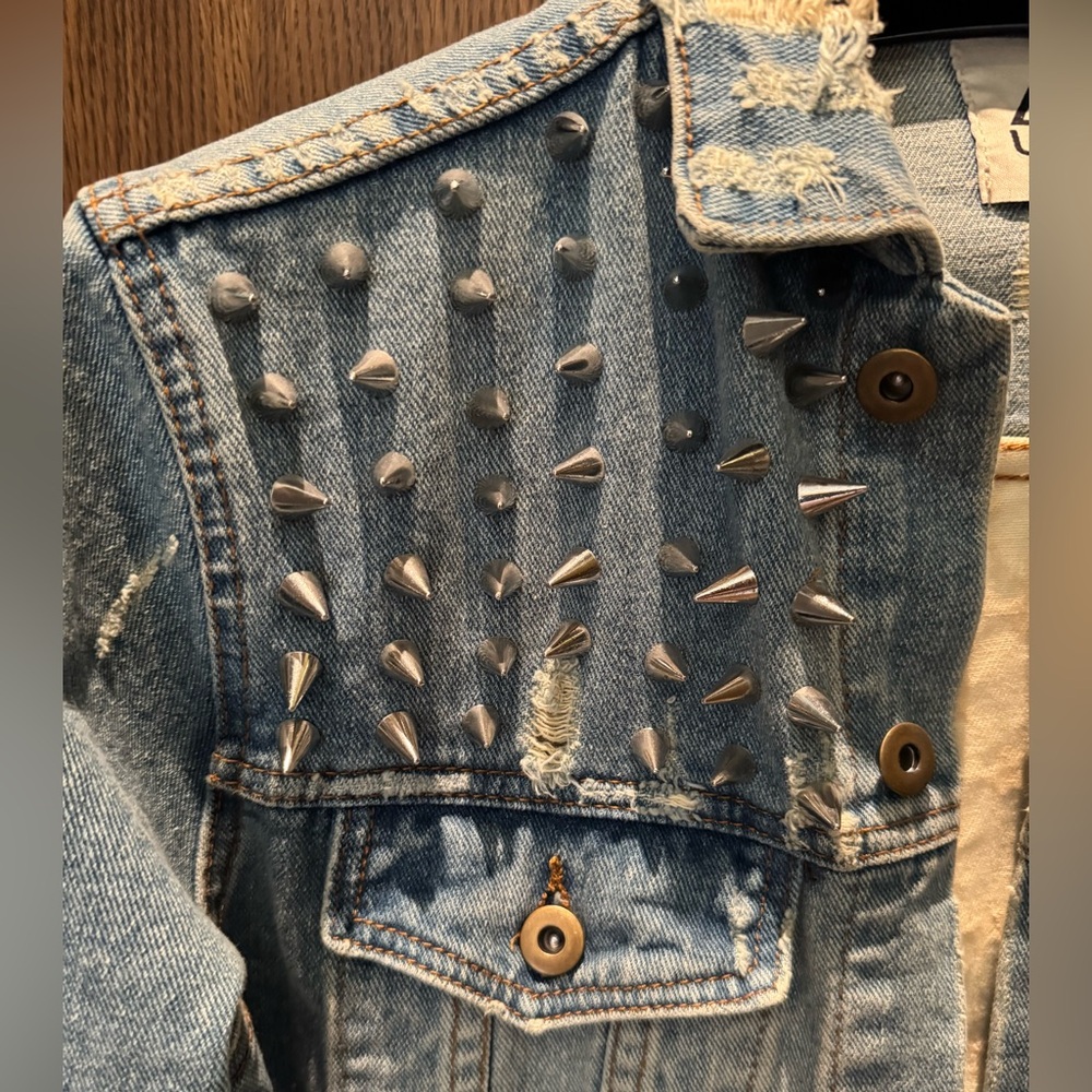 New Unif Distressed Americana Jean Jacket - Size M - Picture 3 of 6